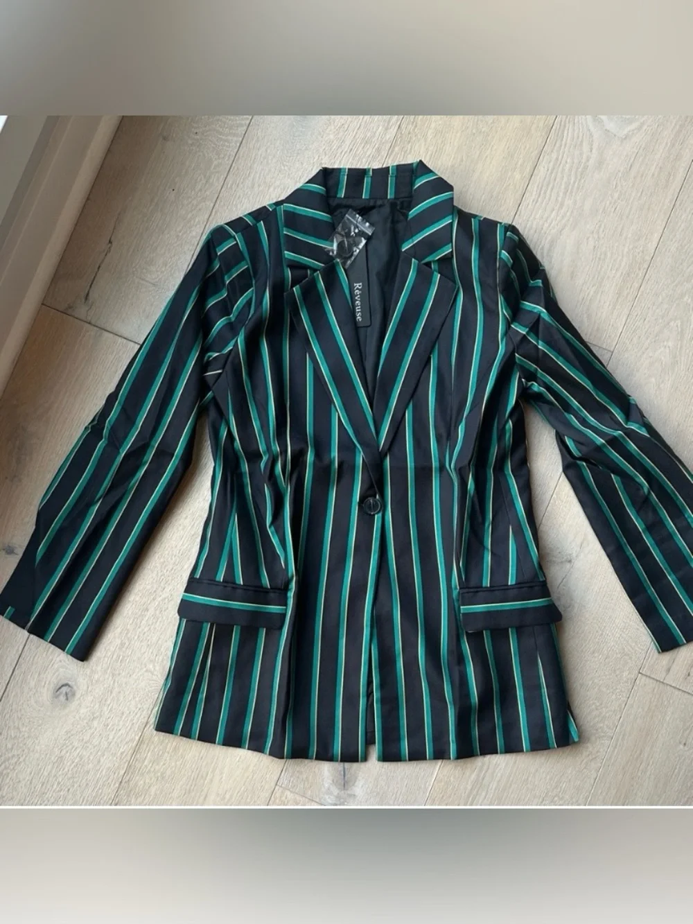 Reveuse Elegant black and Green Striped Women's Blazer, Size Medium NWT